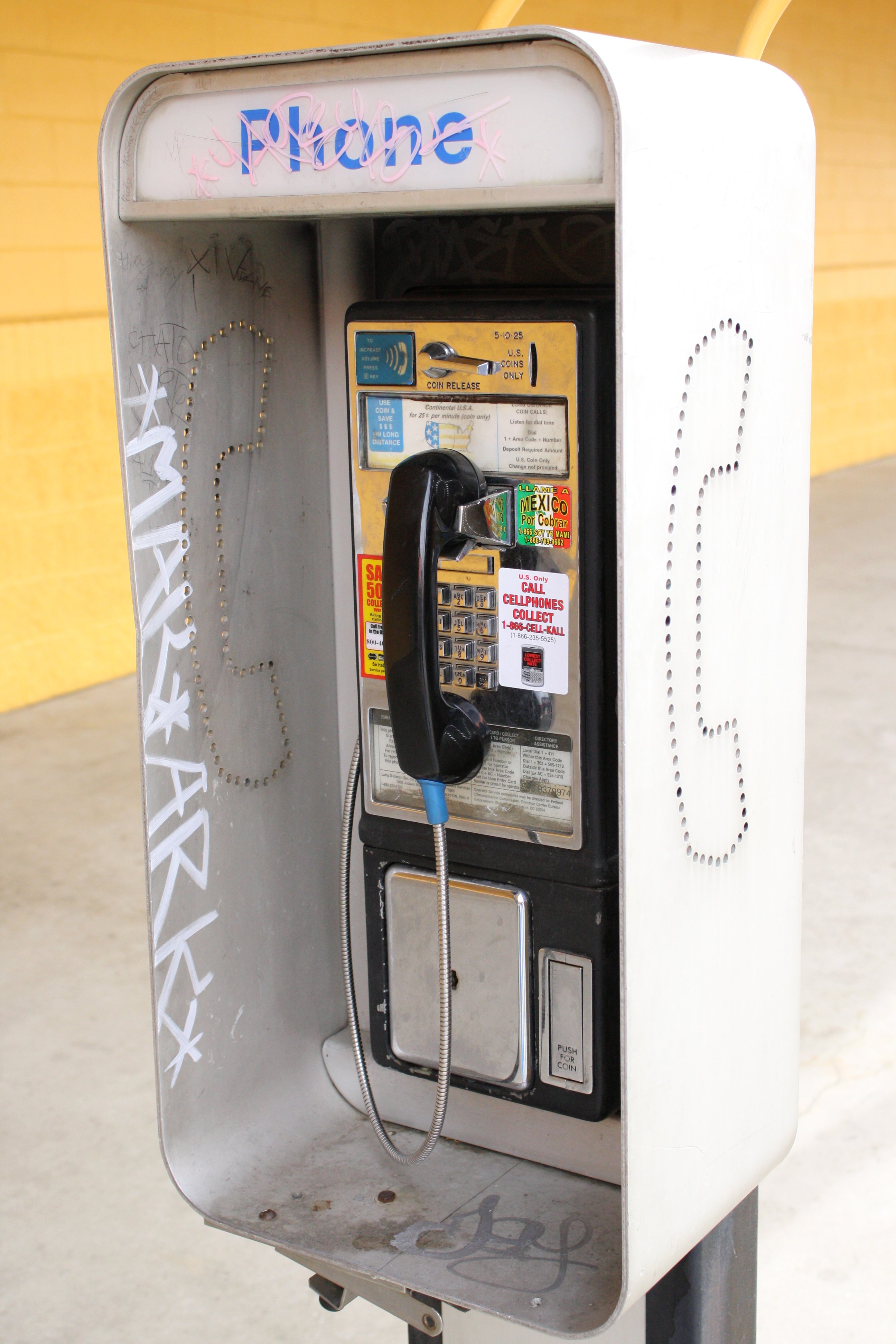 pay-phone-booth-with-grafitti-prop-rentals-nyc