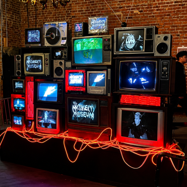 BROOKLYN LADY GAGA VINTAGE TV WALL RENTAL